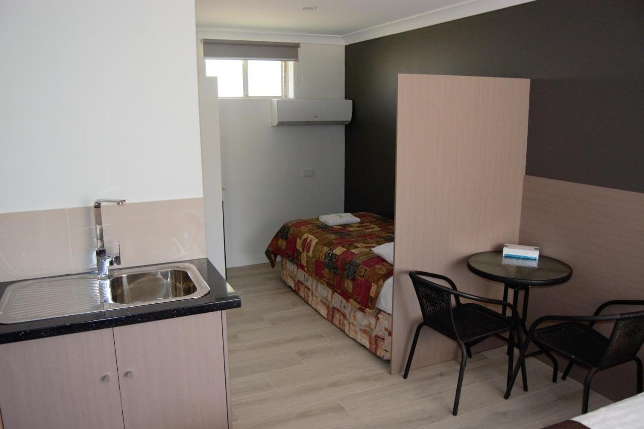 Civic Motor Inn Cowra Dış mekan fotoğraf